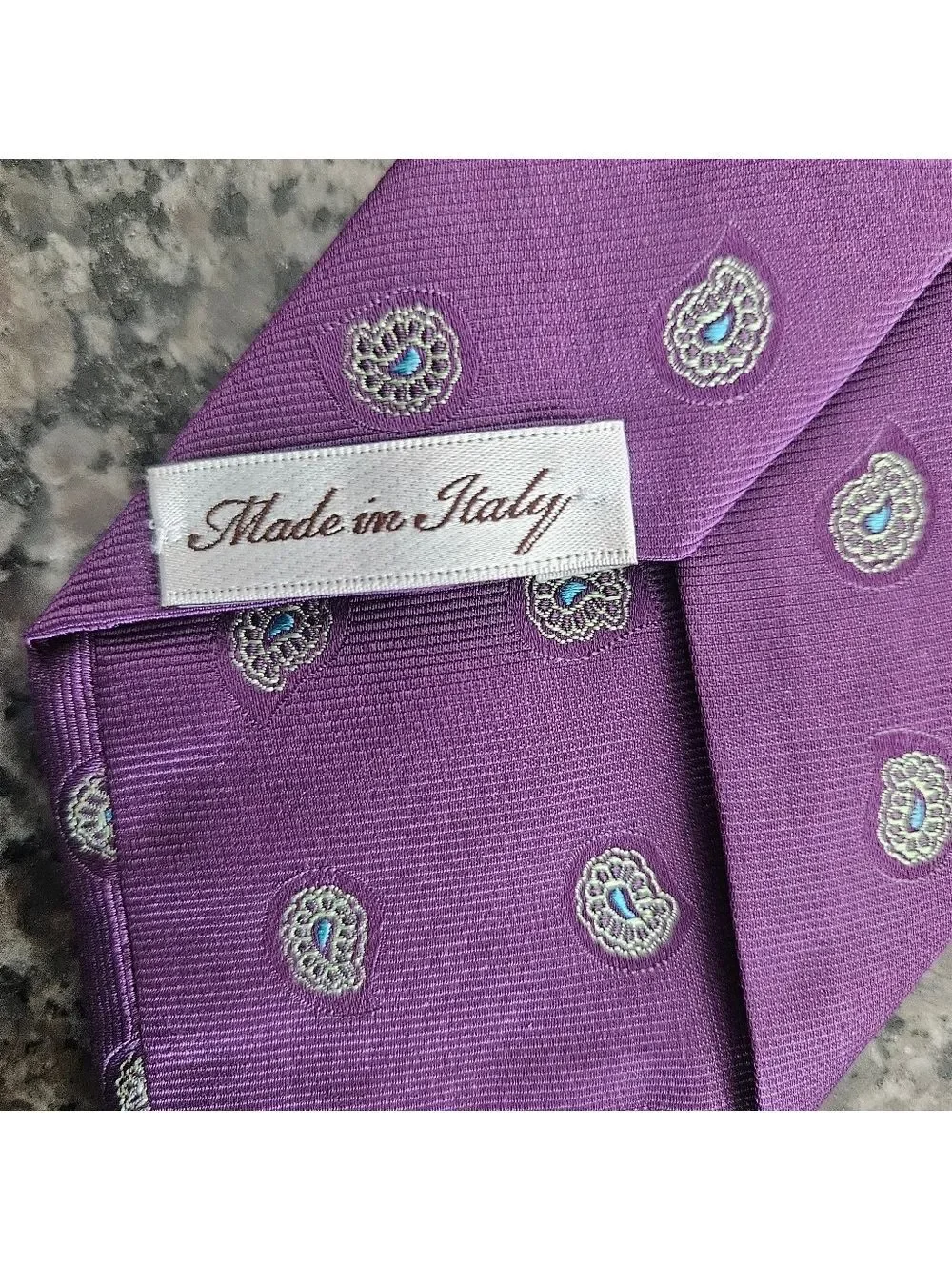 Peter Millar Men’s Silk Tie – Made in Italy – Purple Paisley – Like New